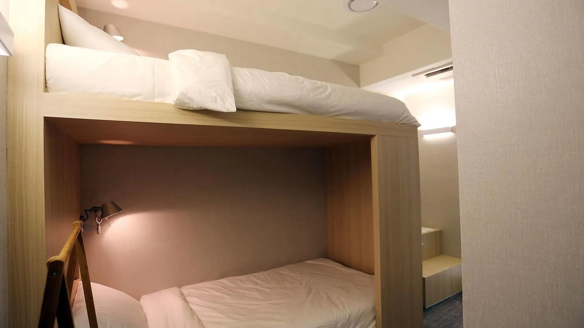 Hotel 8 Hours Seul 3*,  Corea del Sud